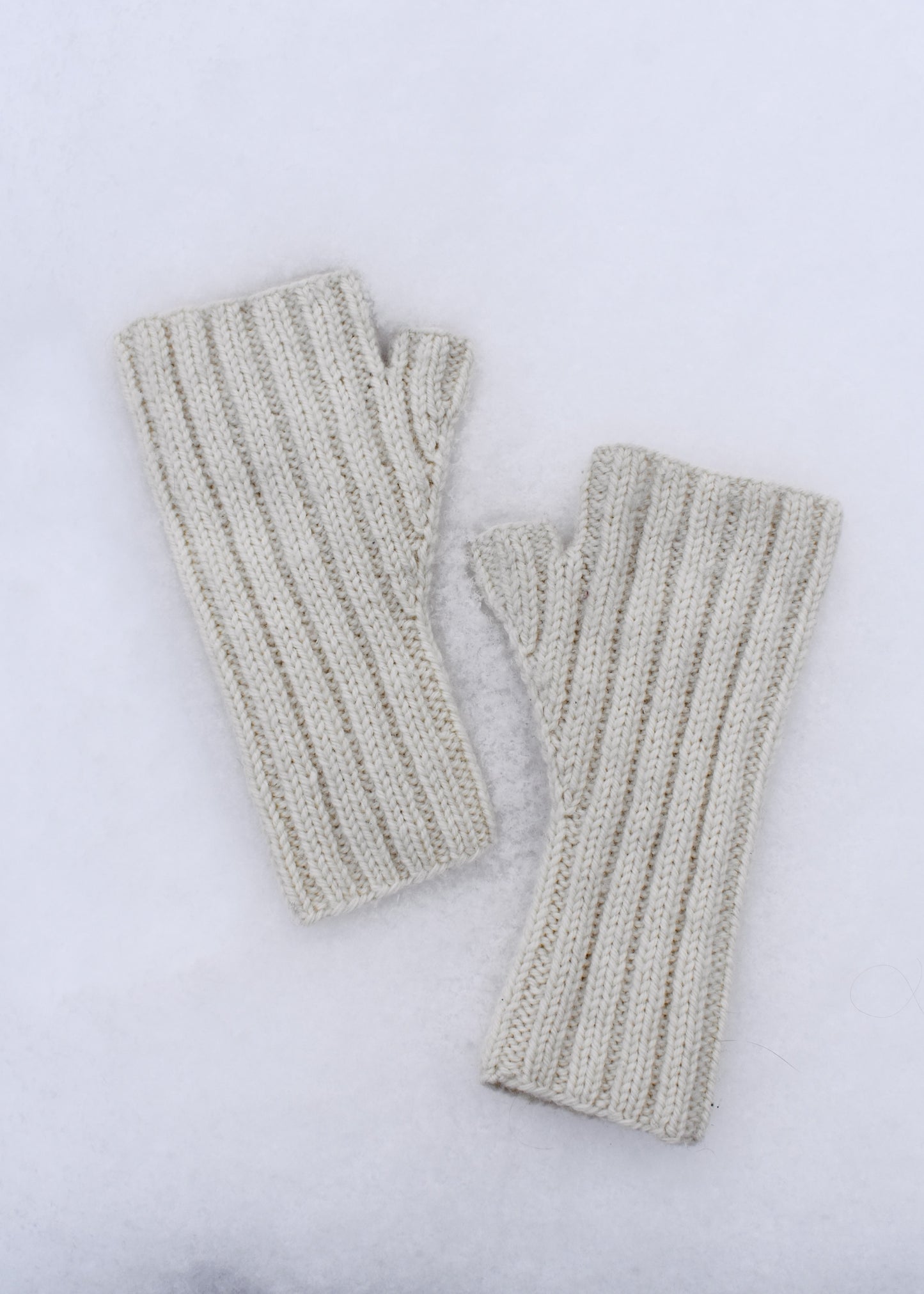 Ceridwen Gloves - PDF Knitting Pattern