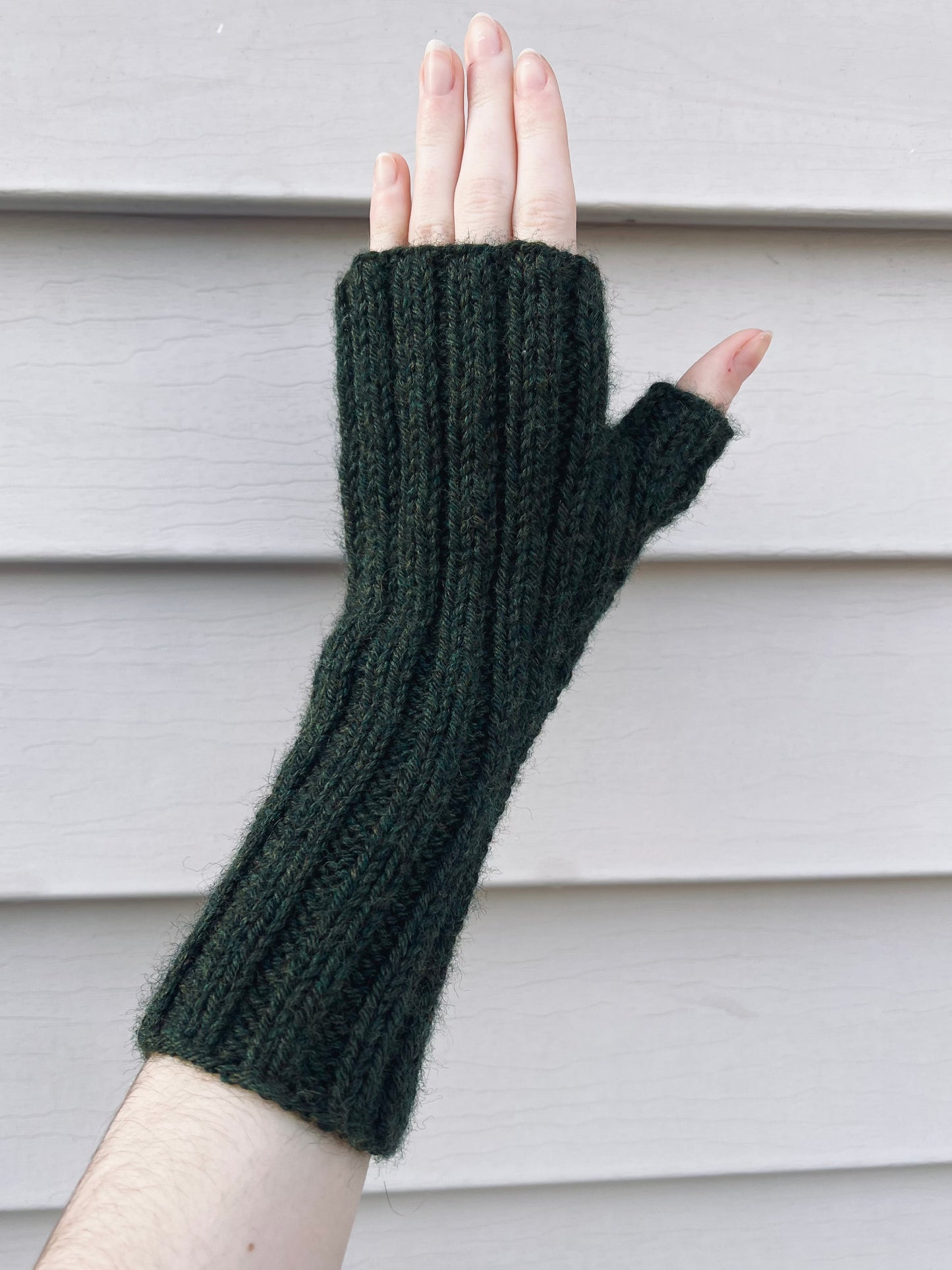 Ceridwen Gloves - PDF Knitting Pattern