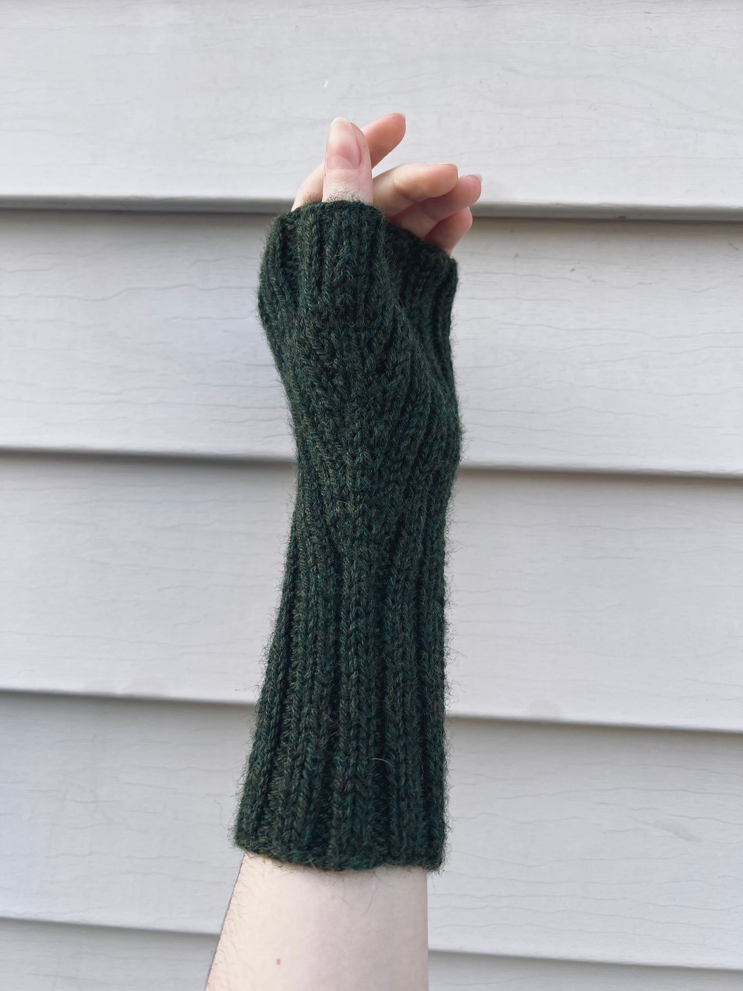 Ceridwen Gloves - PDF Knitting Pattern