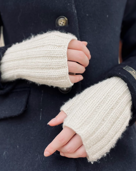 Ceridwen Gloves - PDF Knitting Pattern